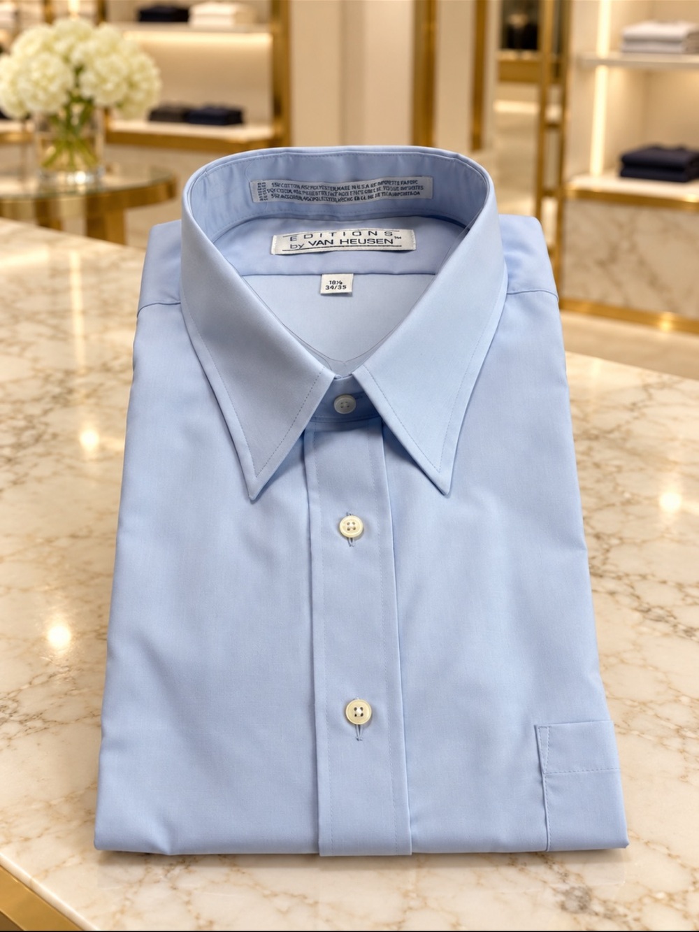 Beautiful Van Heusen Light Blue Men’s Dress Shirt - Point Collar🤠18.5